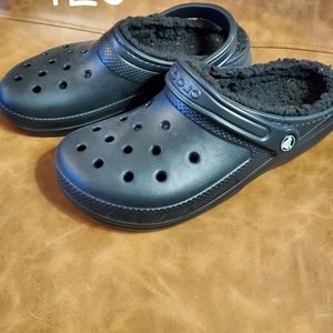 NWOT Black Fur Lined Crocs